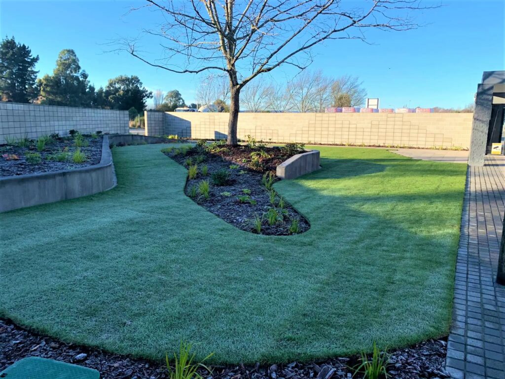 lawn-01
